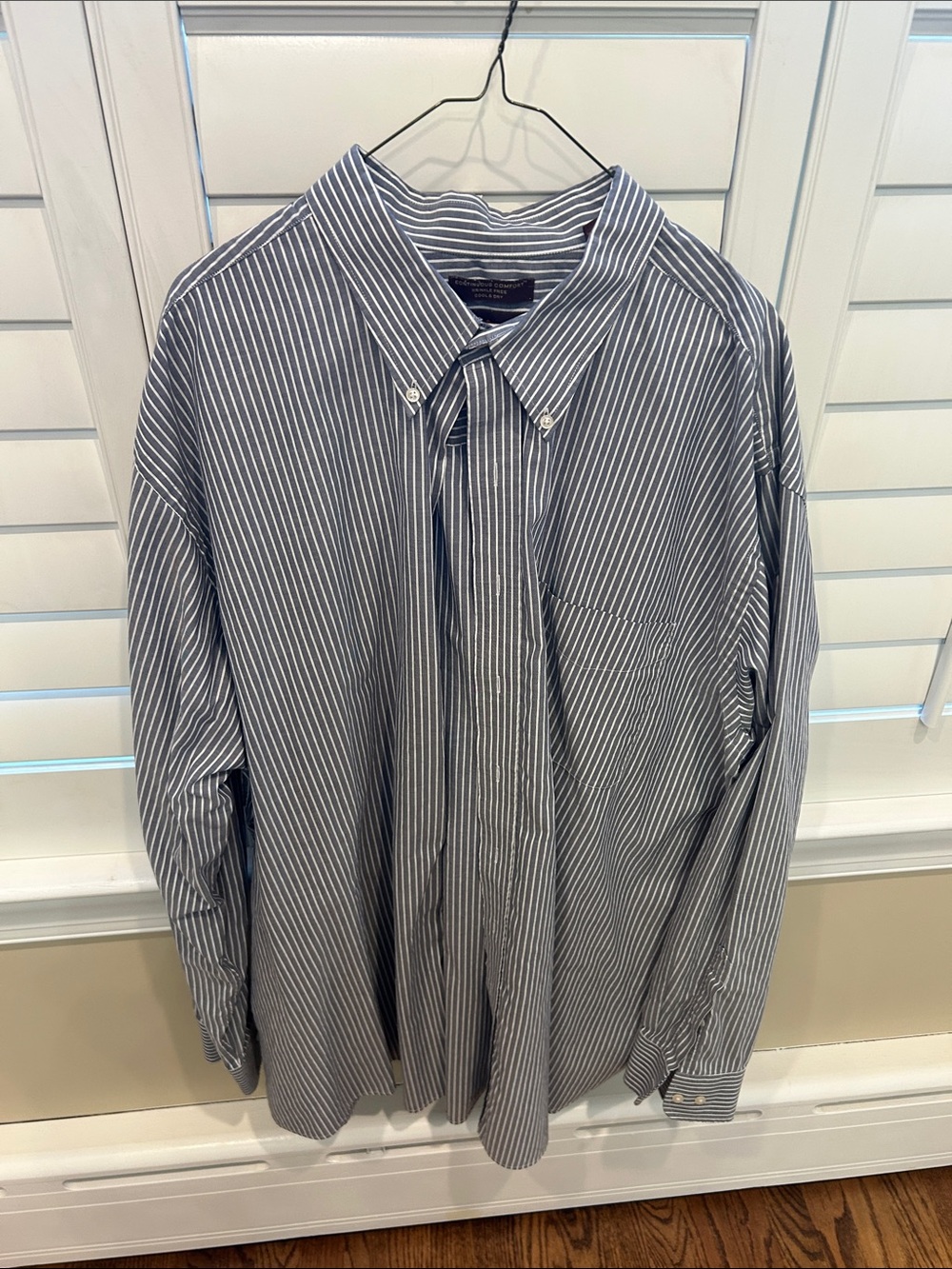 Oak Hill Classic Men’s Button-Down Stripe Shirt - Blue/White
